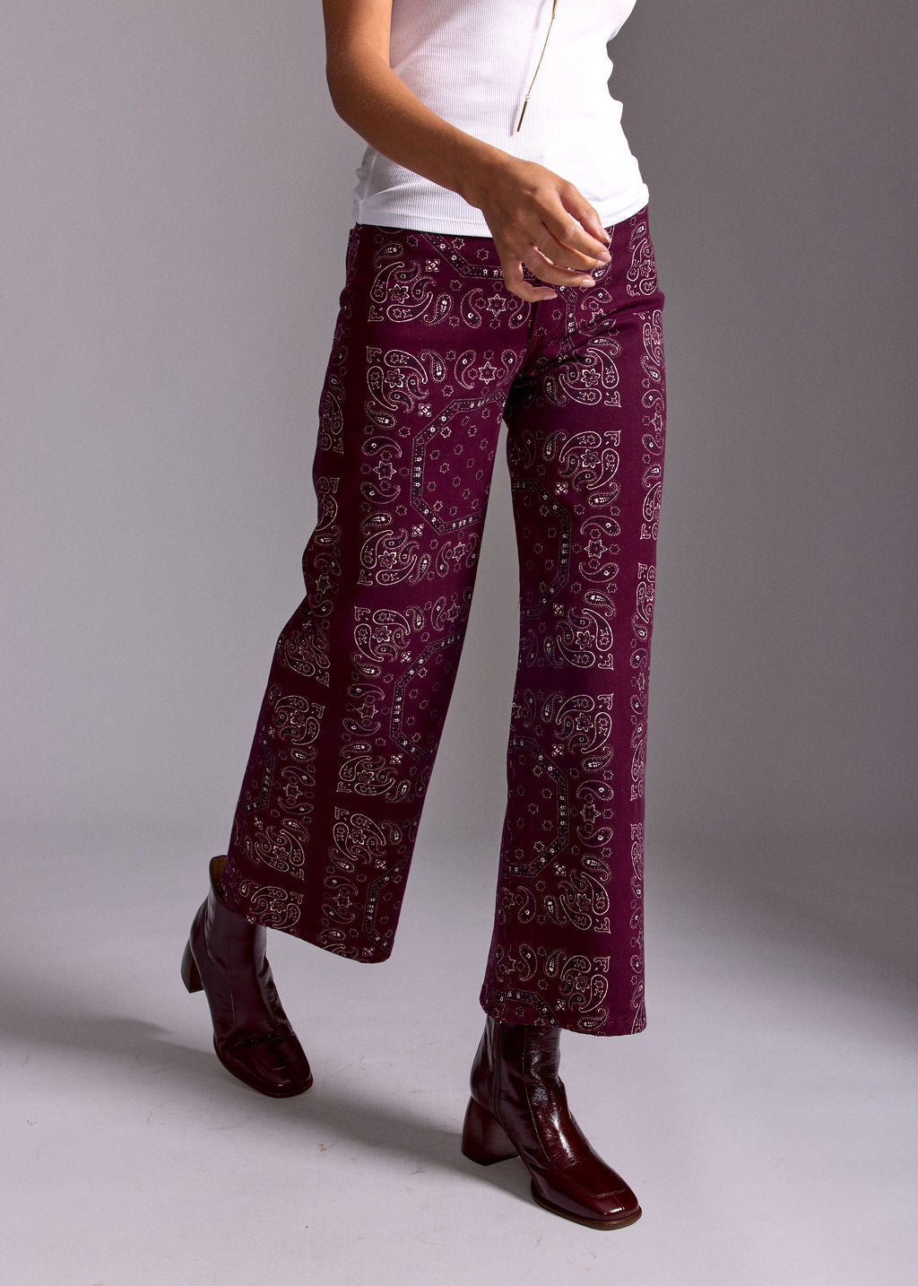 CALY PANTS BANDANA PRINT BURGUNDY