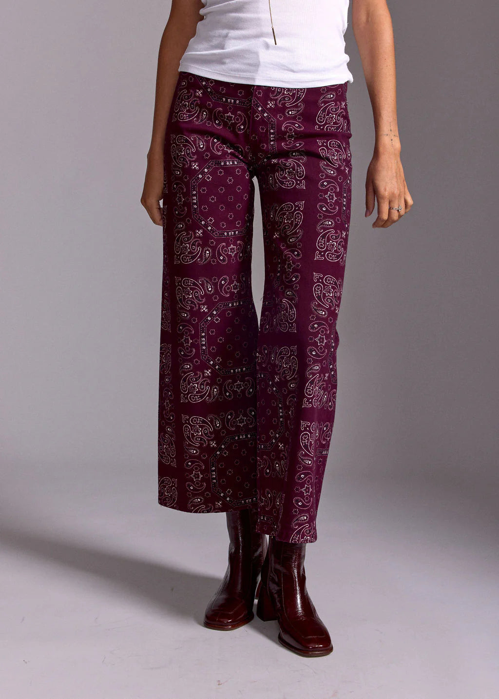 CALY PANTS BANDANA PRINT BURGUNDY