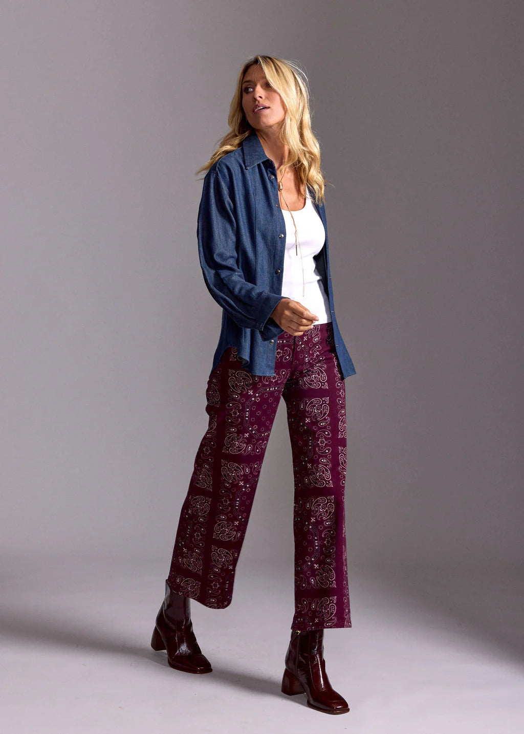 CALY PANTS BANDANA PRINT BURGUNDY