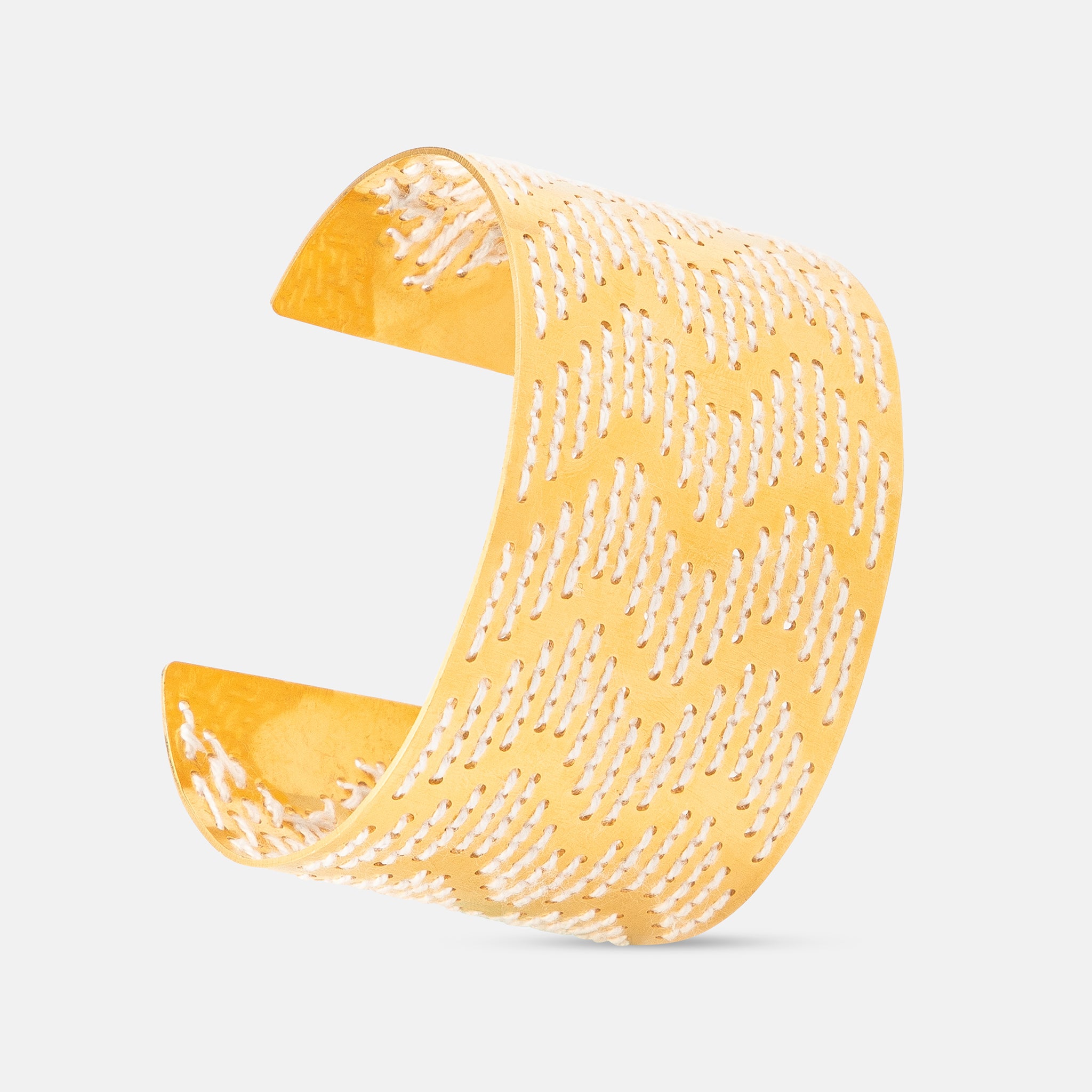 ZIG ZAG GOLDEN CUFF WHITE