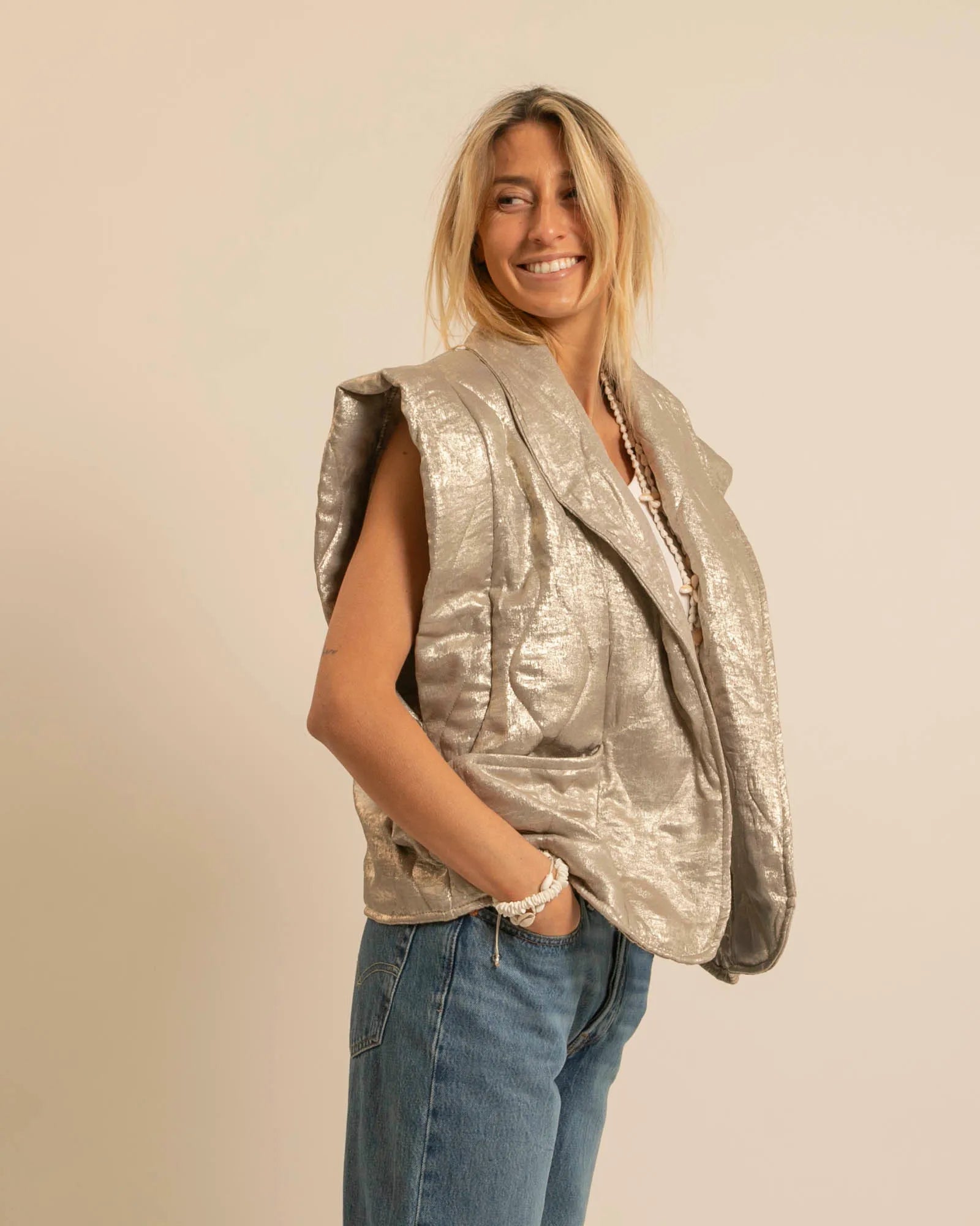 BROOKLYN10 SLEEVELESS VEST METALLIC