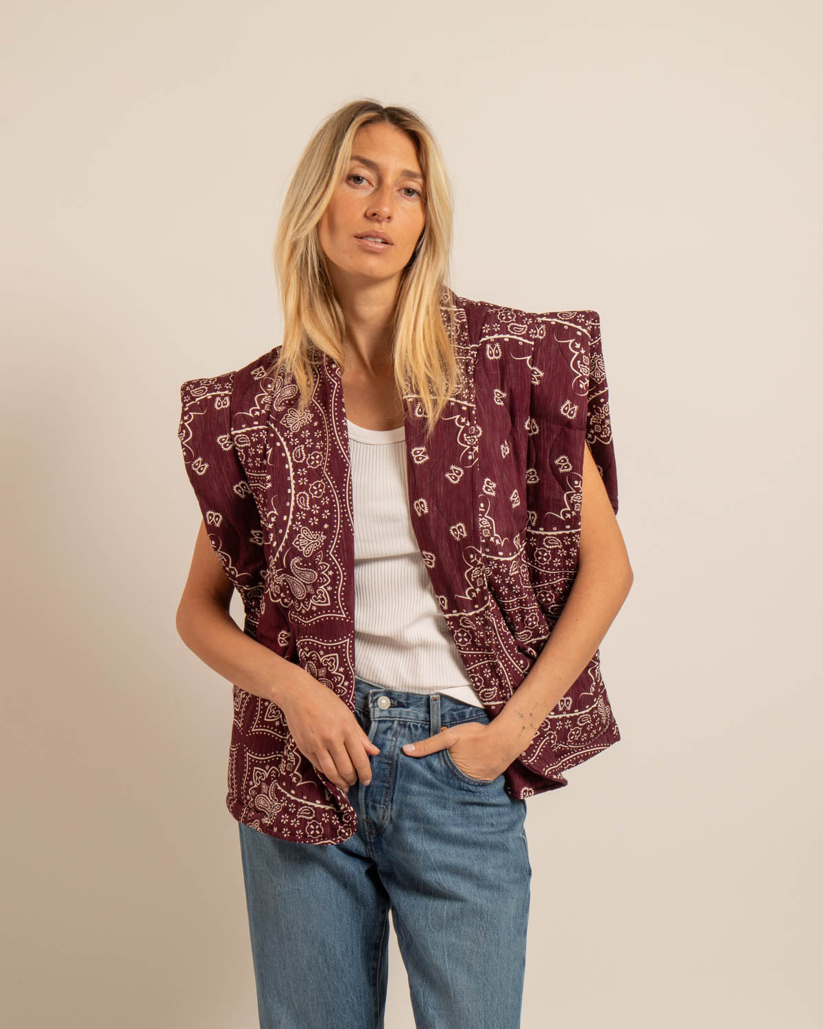 BROOKLYN6 SLEEVELESS VEST BANDANA PRINT BURGUNDY