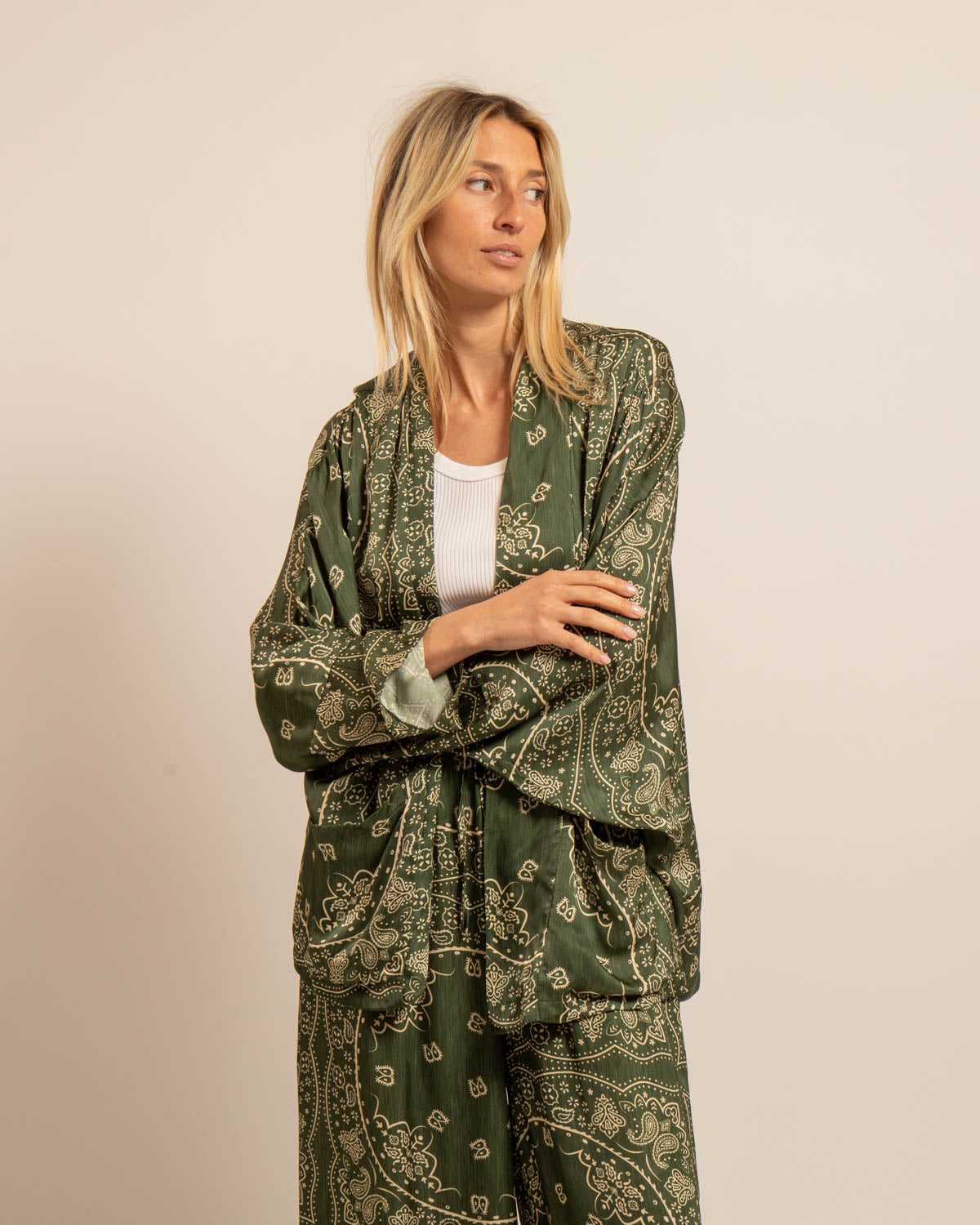 CHICAGO9 KIMONO BANDANA PRINT KHAKI