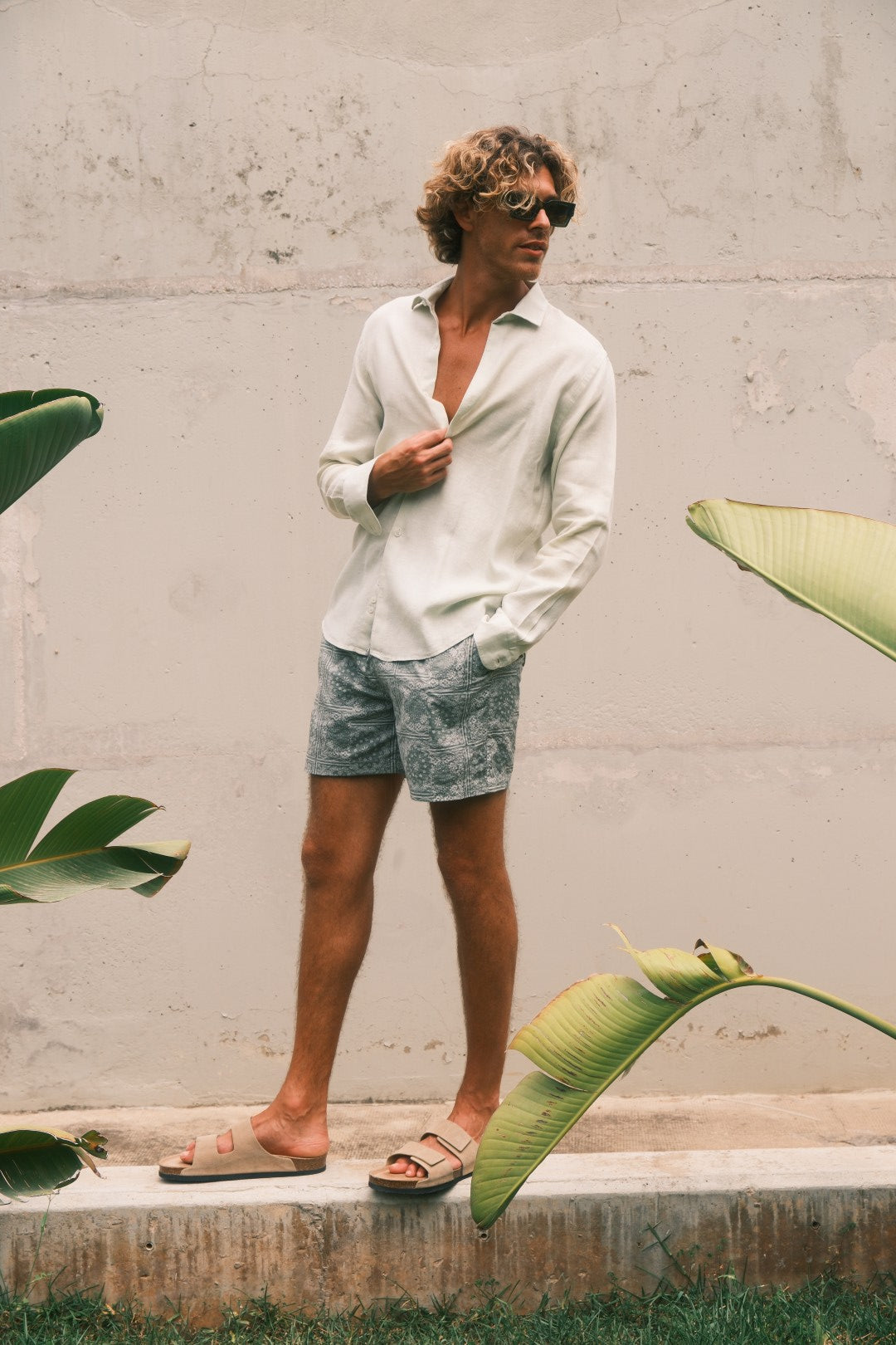 LEO SHORTS KAKI