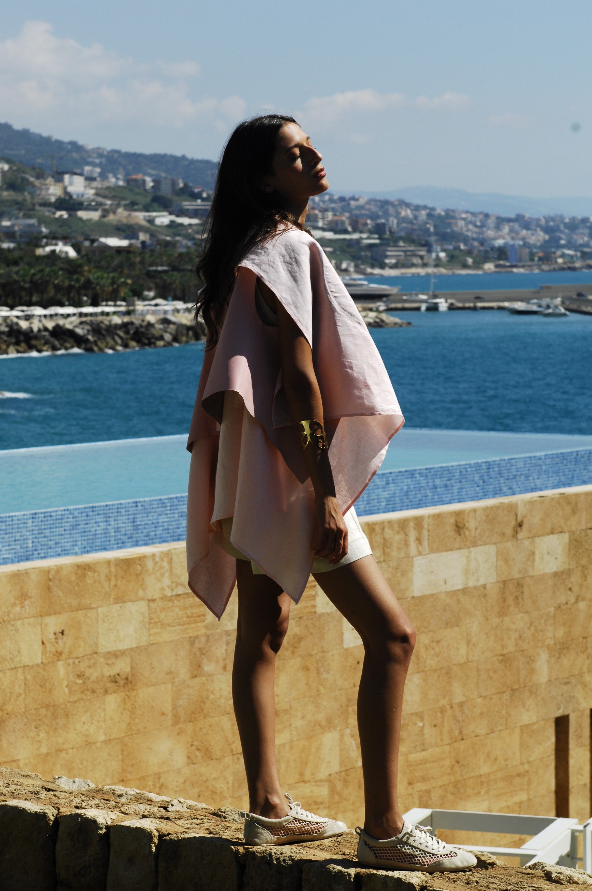 AJE SHORTS BEIGE