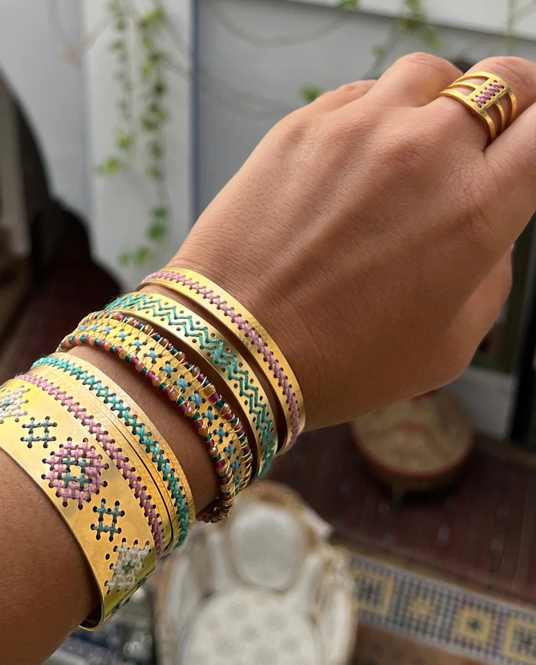 STAVROVELONIA BRACELET GOLD LIGHT GREEN