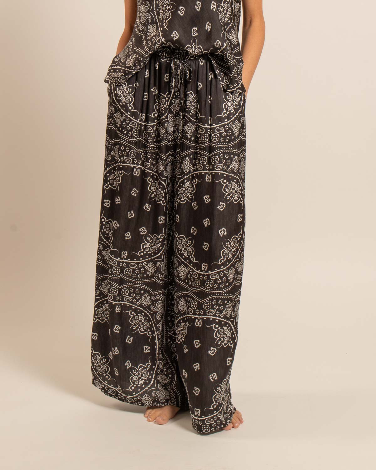 PHOENIX2 PANTS BANDANA PRINT ANTHRACITE