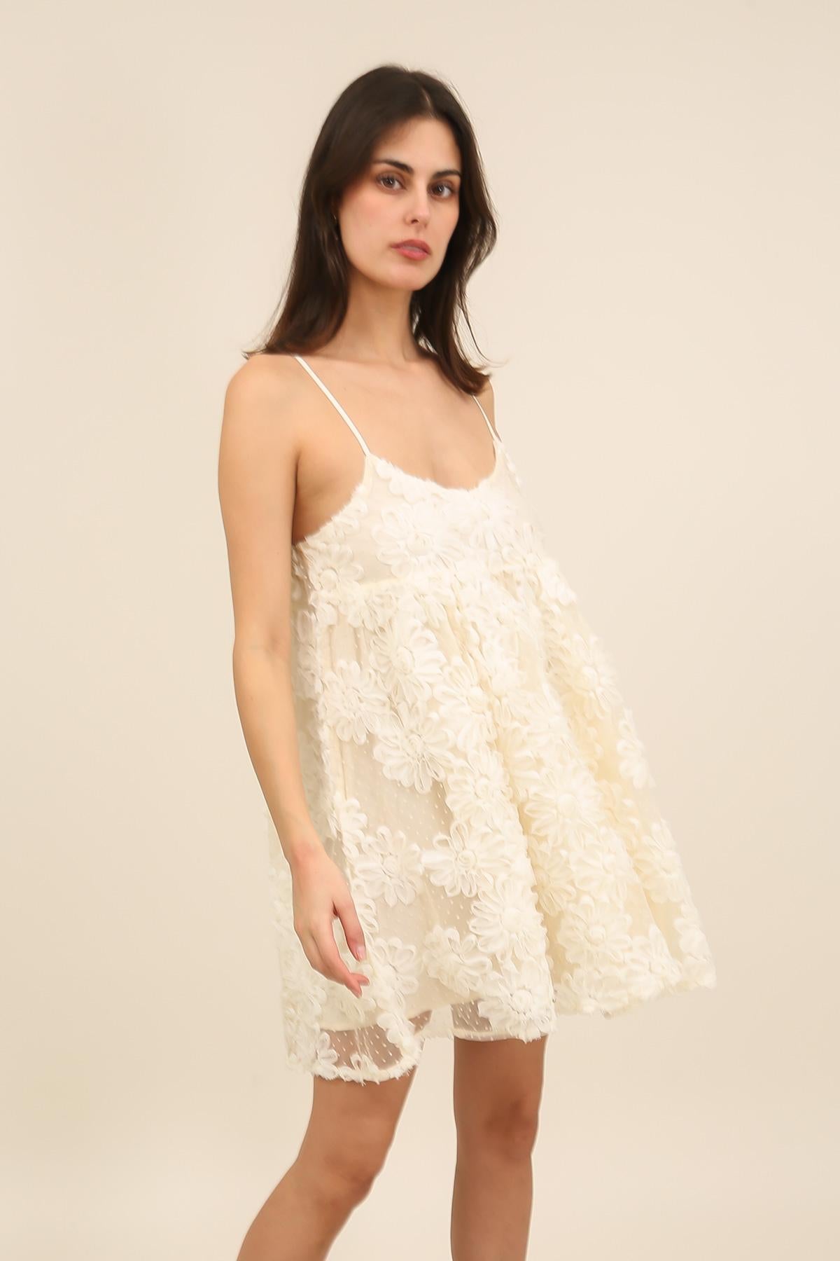 FLOWER EMBROIDERED SHORT DRESS