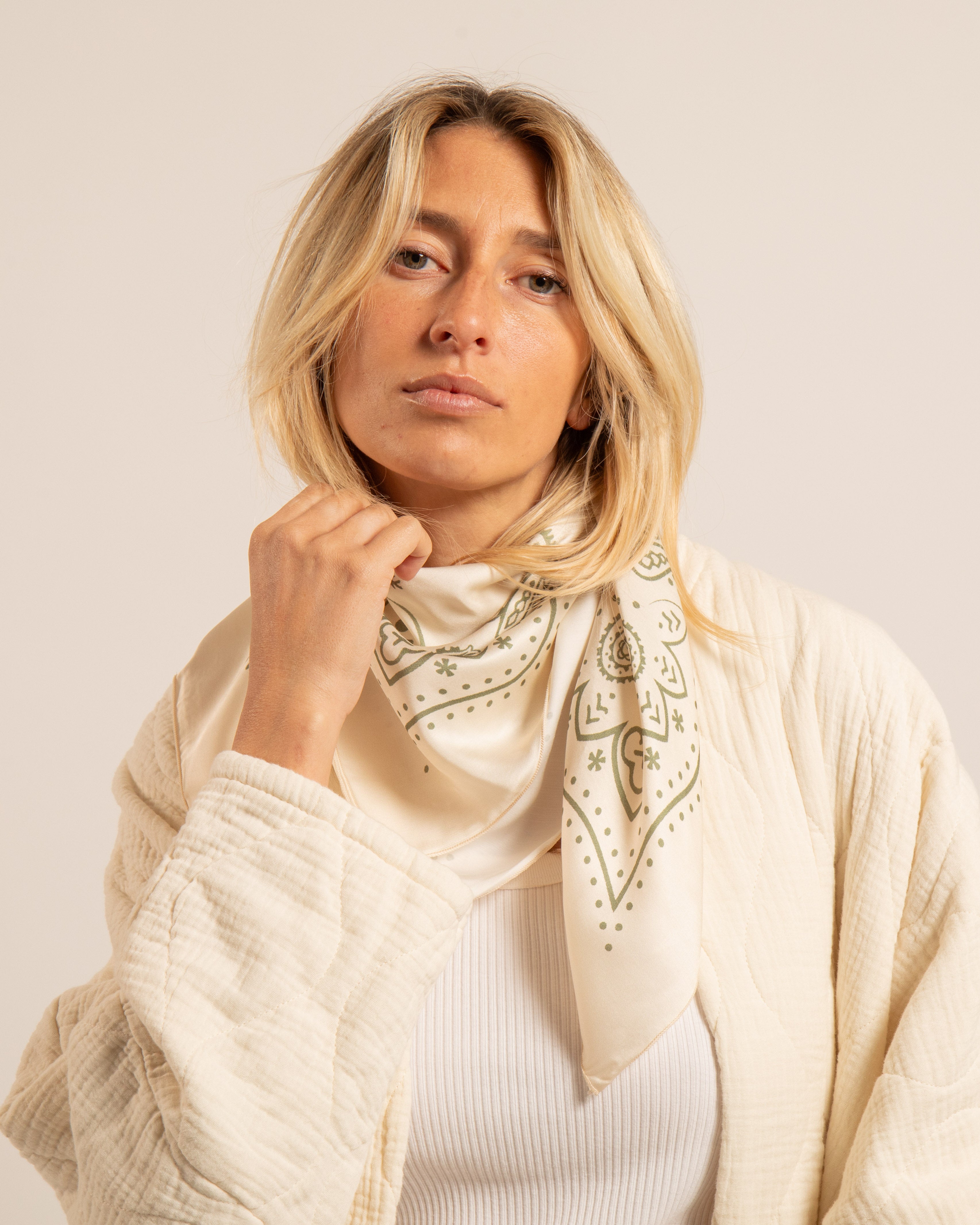 TORONTO2 BANDANA SCARF CREAM