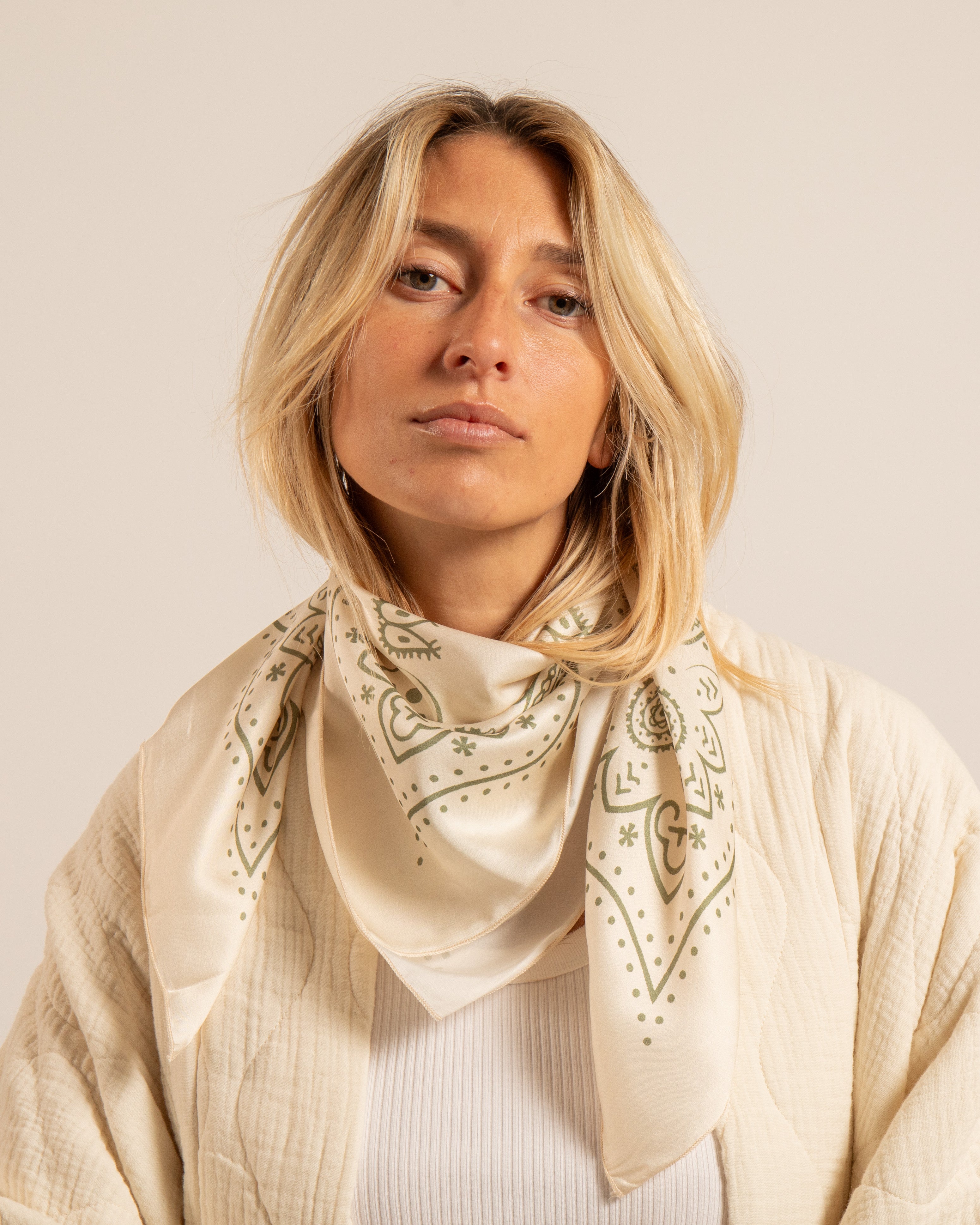TORONTO2 BANDANA SCARF CREAM