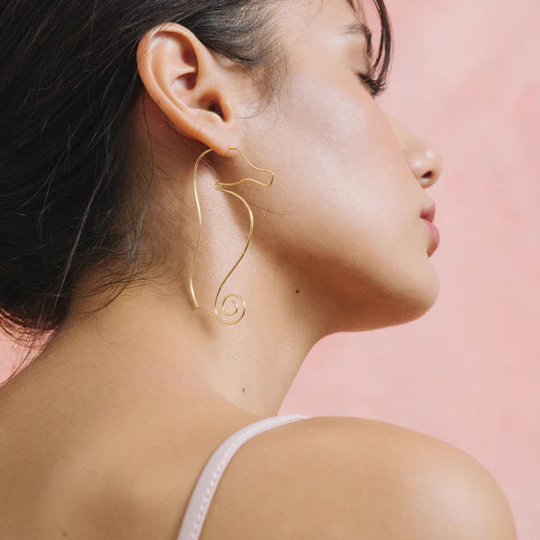 AMORI MORI SEA HORSE EARRINGS