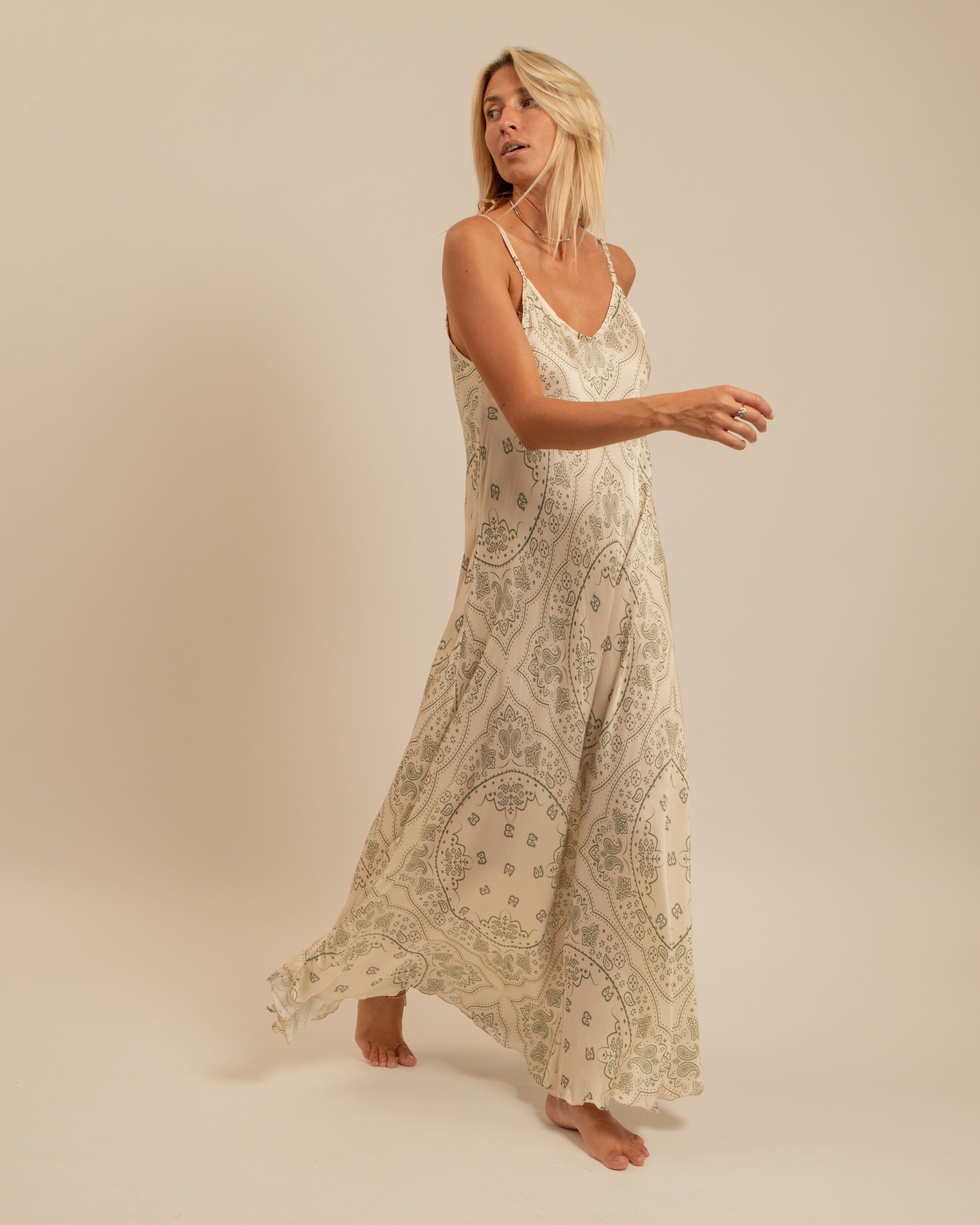 BUFFALO2 DRESS BANDANA PRINT CREAM