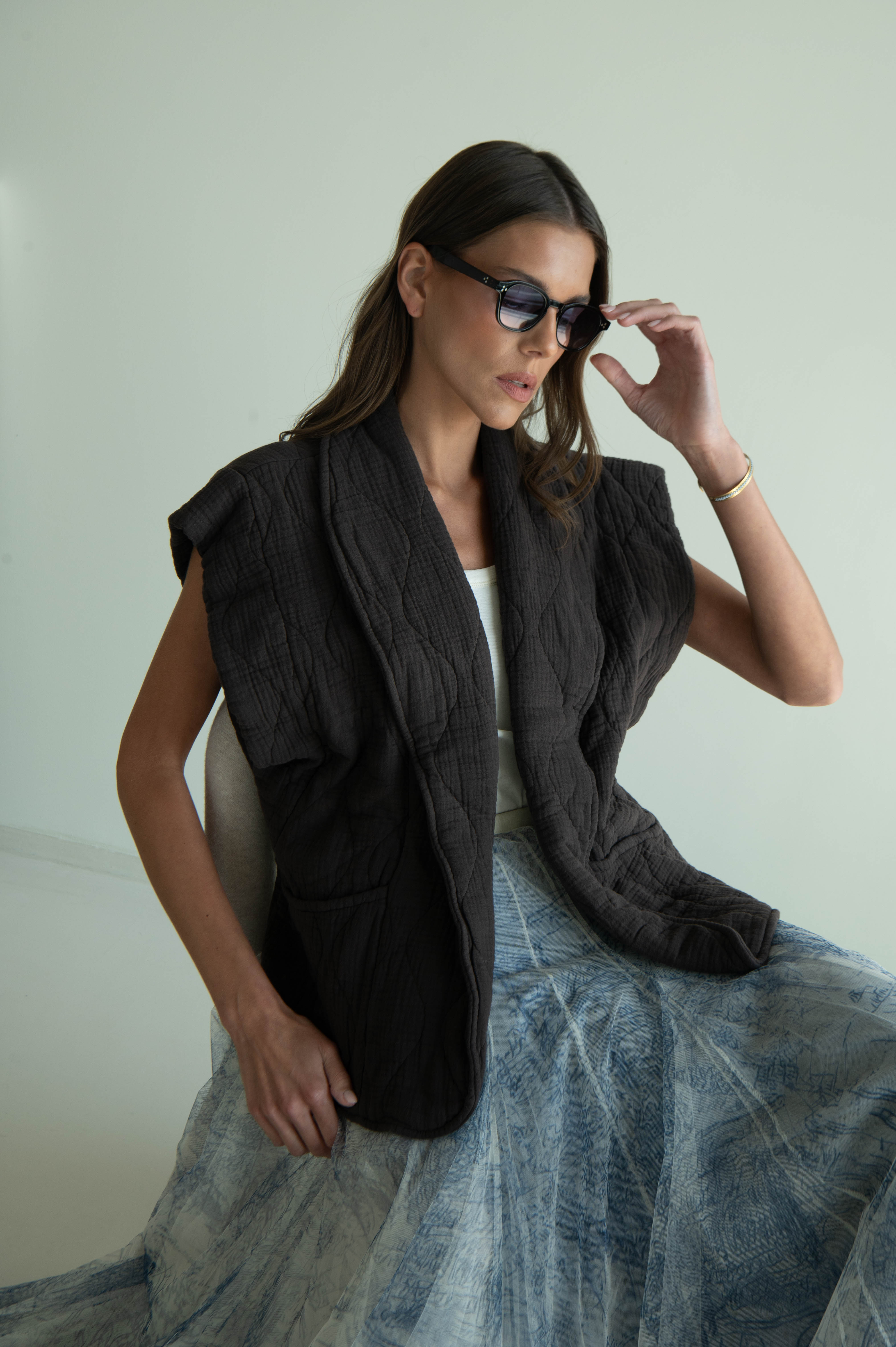 BROOKLYN1 SLEVELESS VEST PLAIN CHOCOLATE