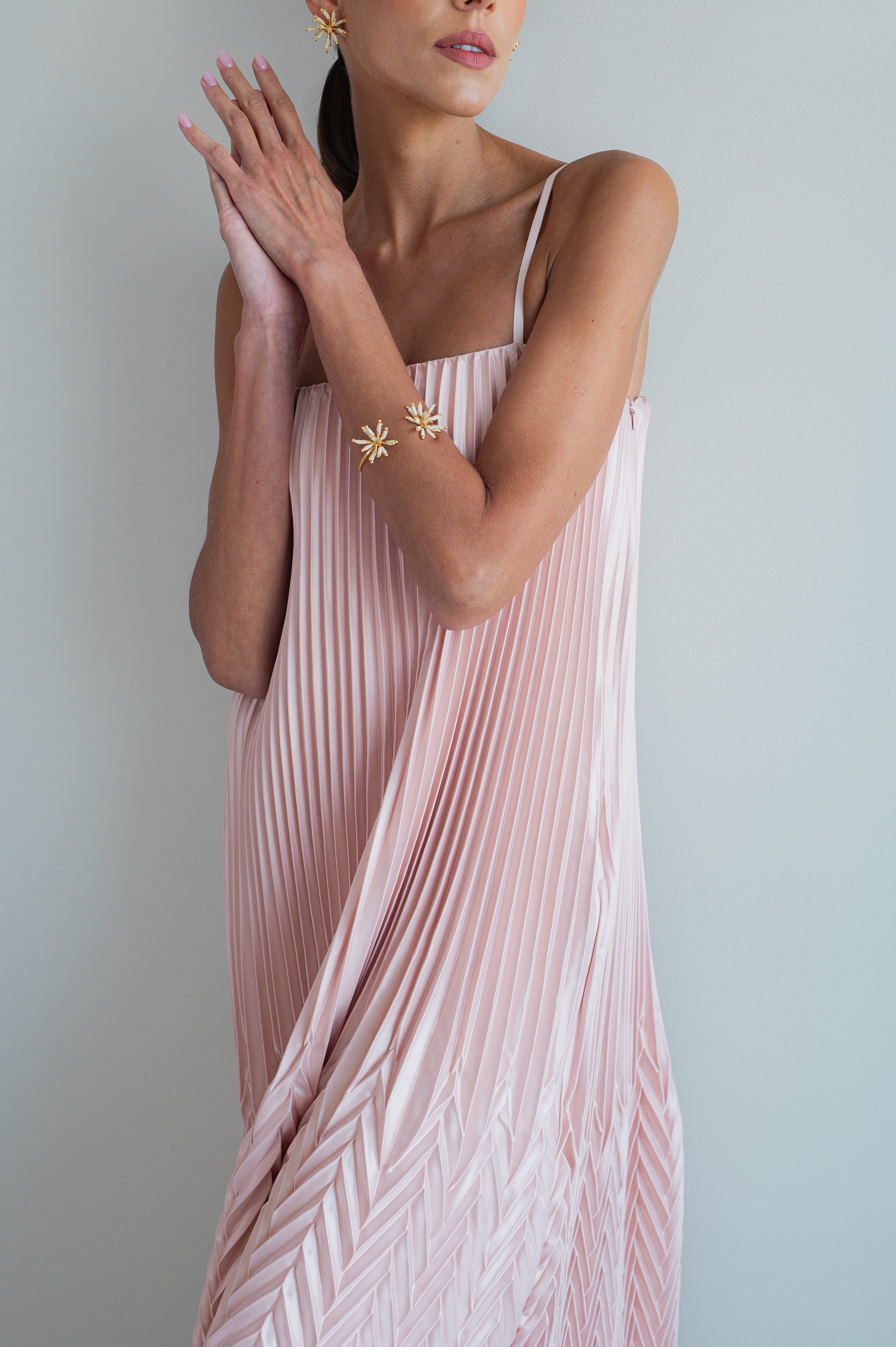 ARIA PLISSE MAXI DRESS - POWDER PINK