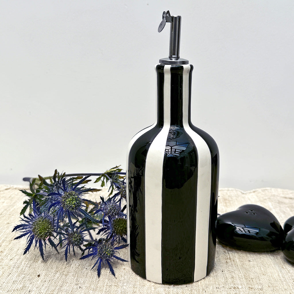 OIL/VINEGAR CRUET BLACK