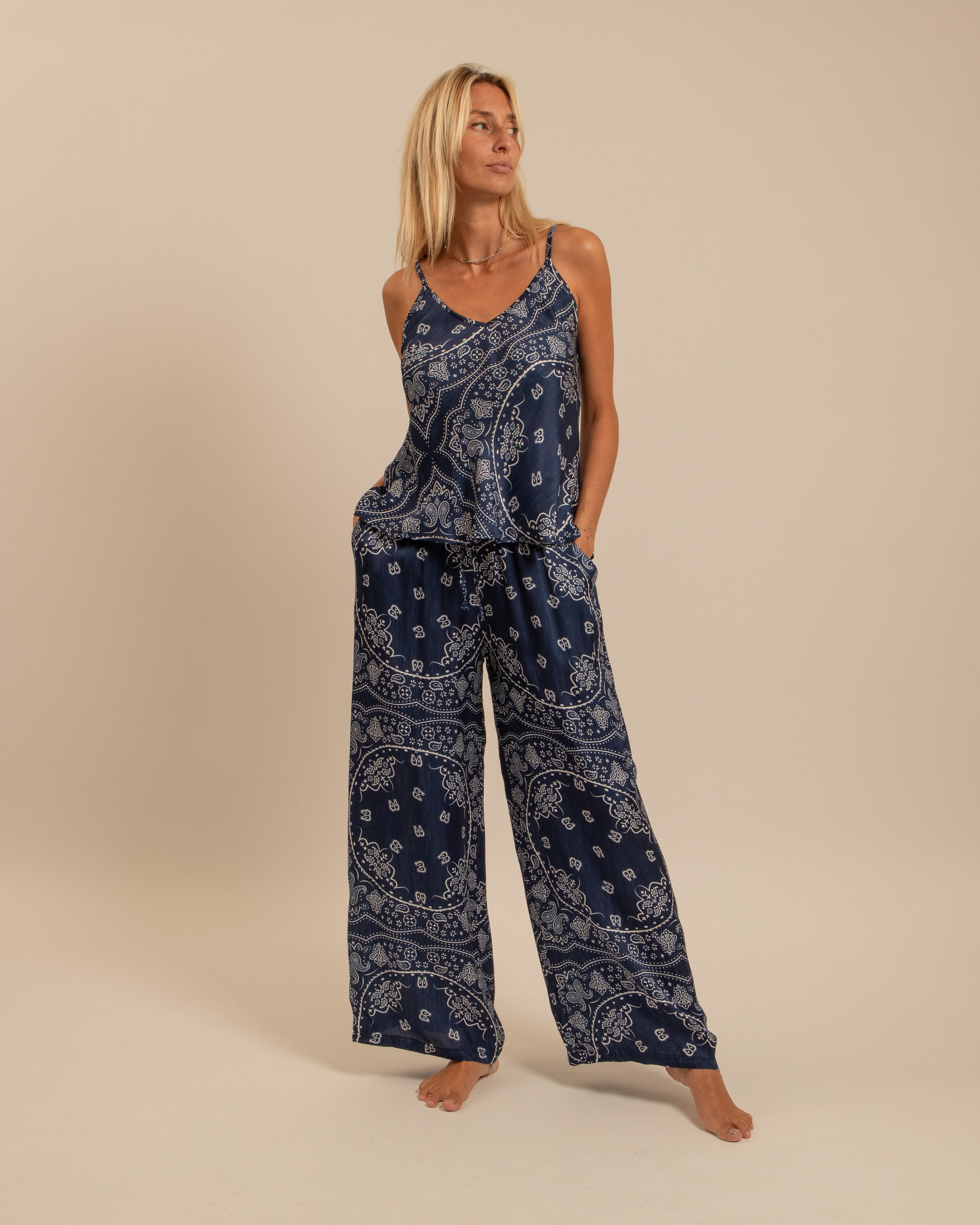 PHOENIX2 PANTS BANDANA PRINT NAVY