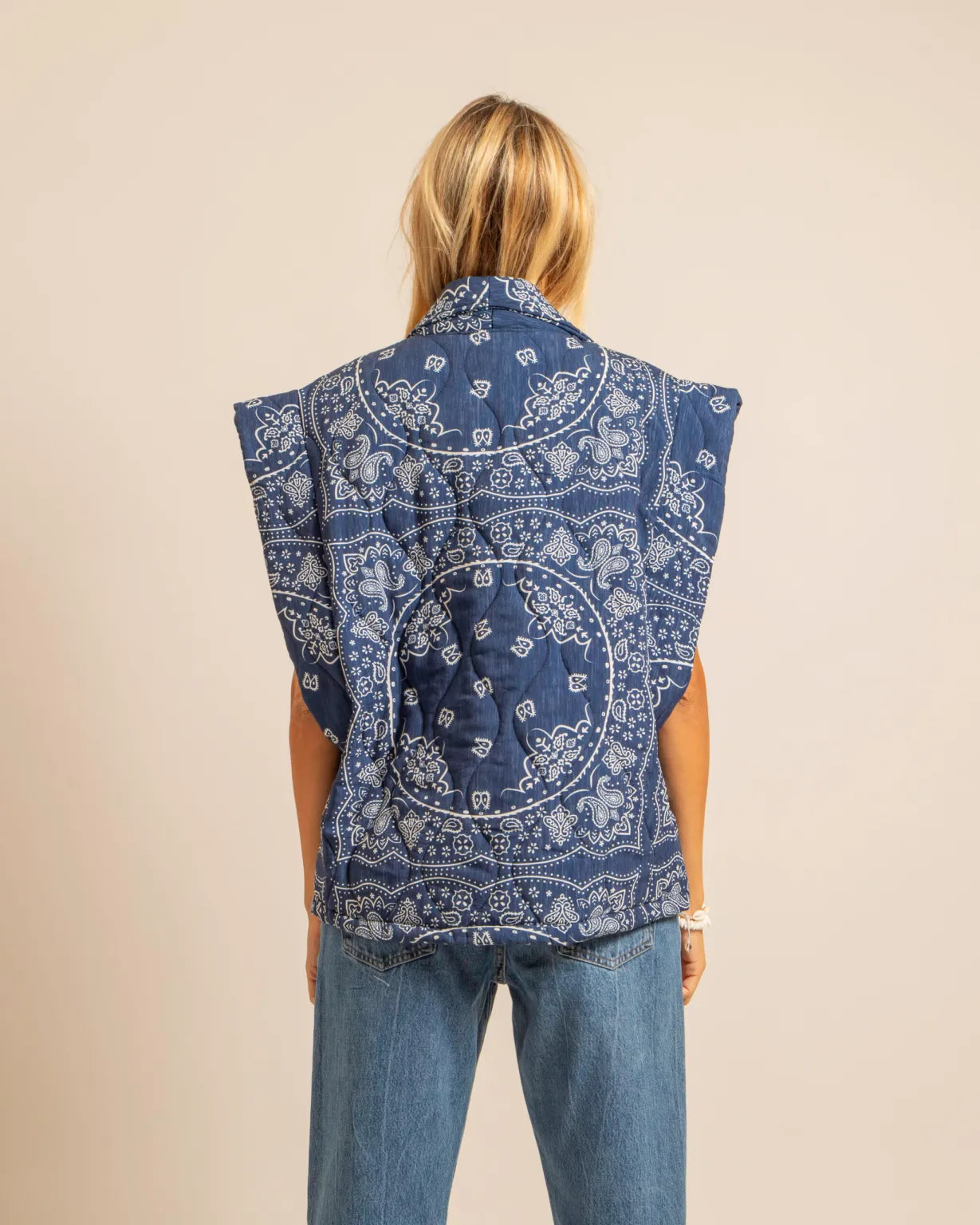 BROOKLYN6 SLEEVELESS VEST BANDANA PRINT NAVY