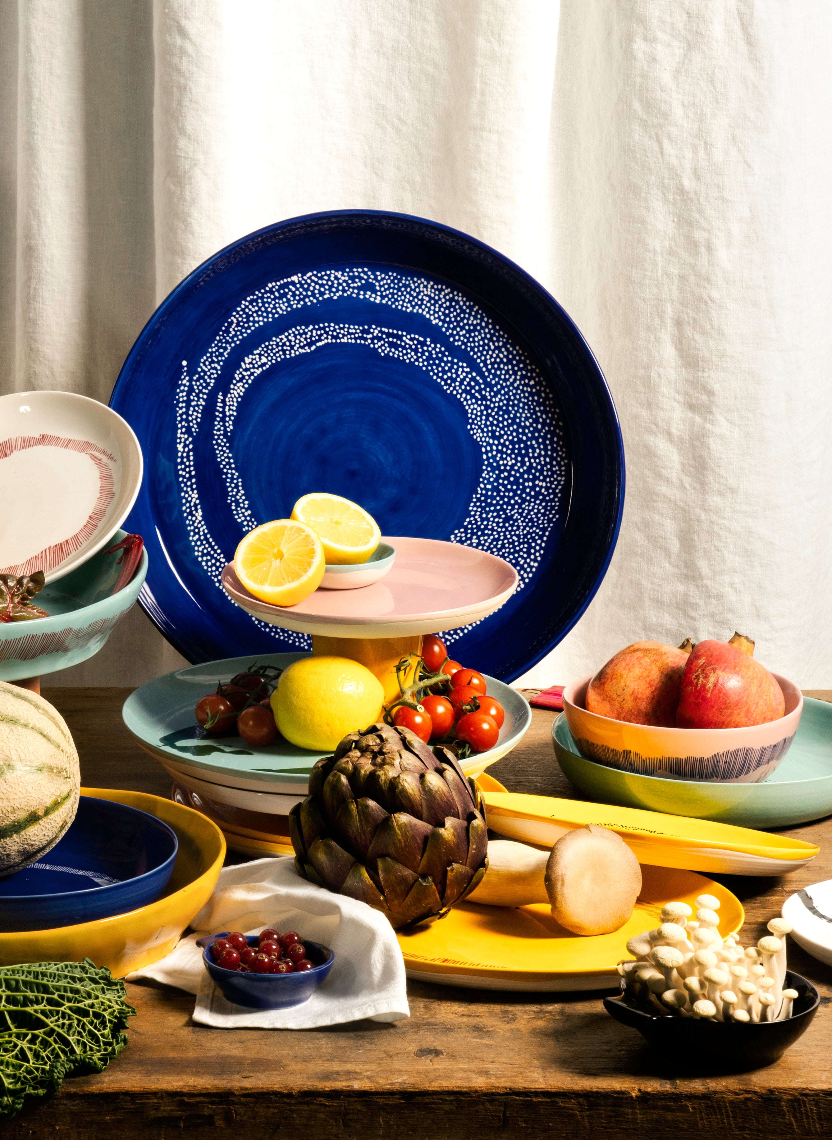 SERVING PLATE DARK BLUE DOTS WHITE FEAST