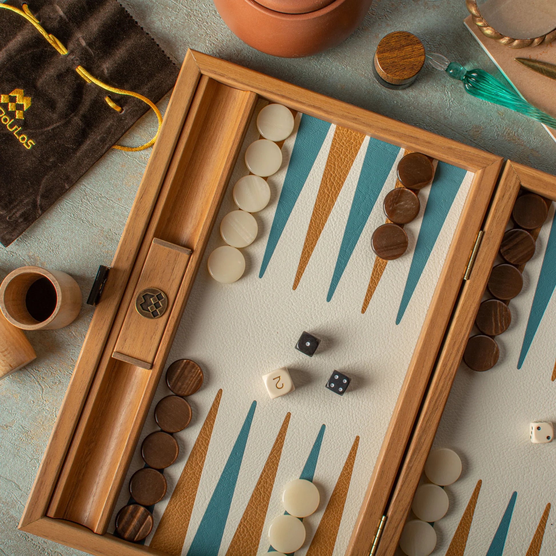 HANDCRAFTED WOVEN LEATHER BACKGAMMON SET BLUE