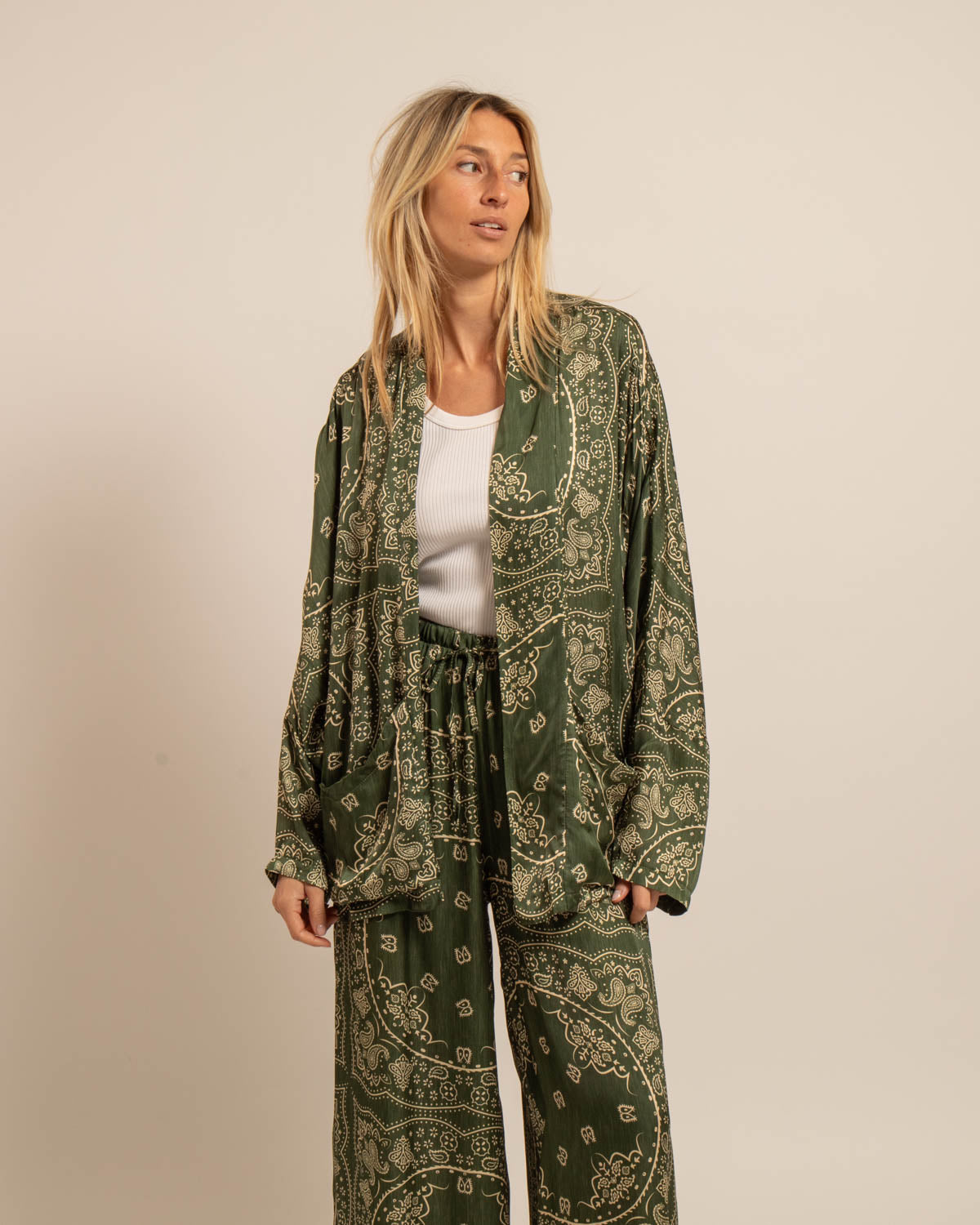 CHICAGO9 KIMONO BANDANA PRINT KHAKI