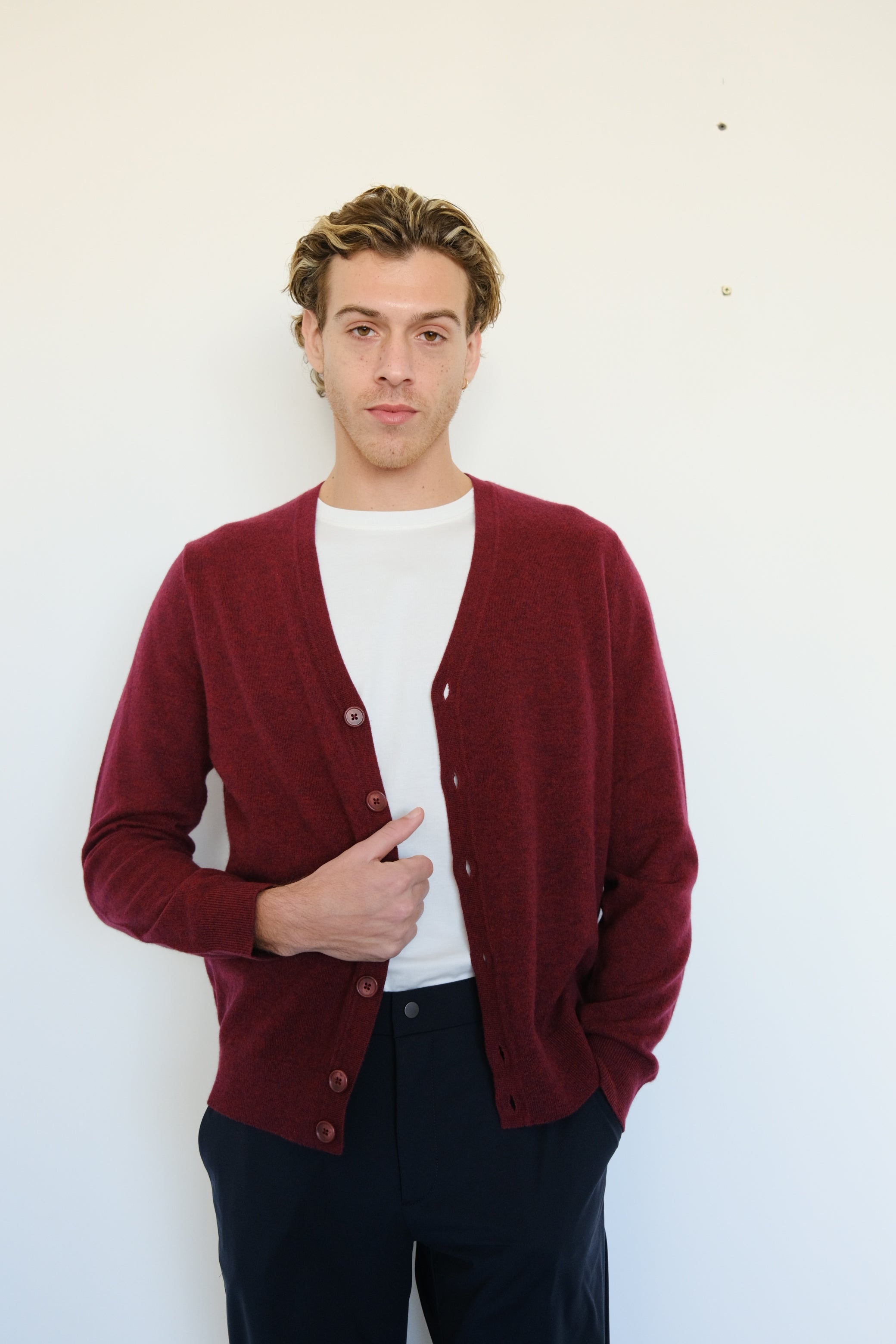 UNISEX CHAOS JAQUARD CARDIGAN, BURGUNDY