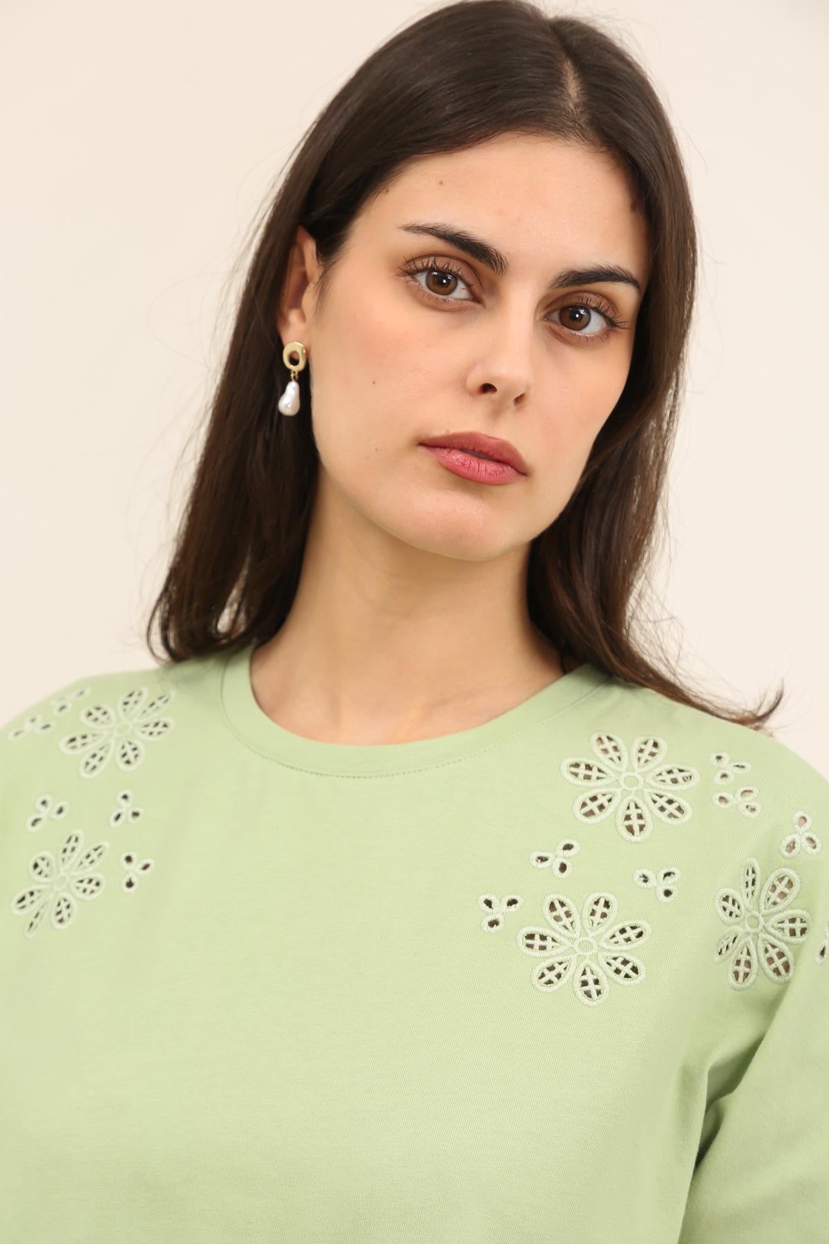 NAYLA FLOWER T-SHIRT SAGE