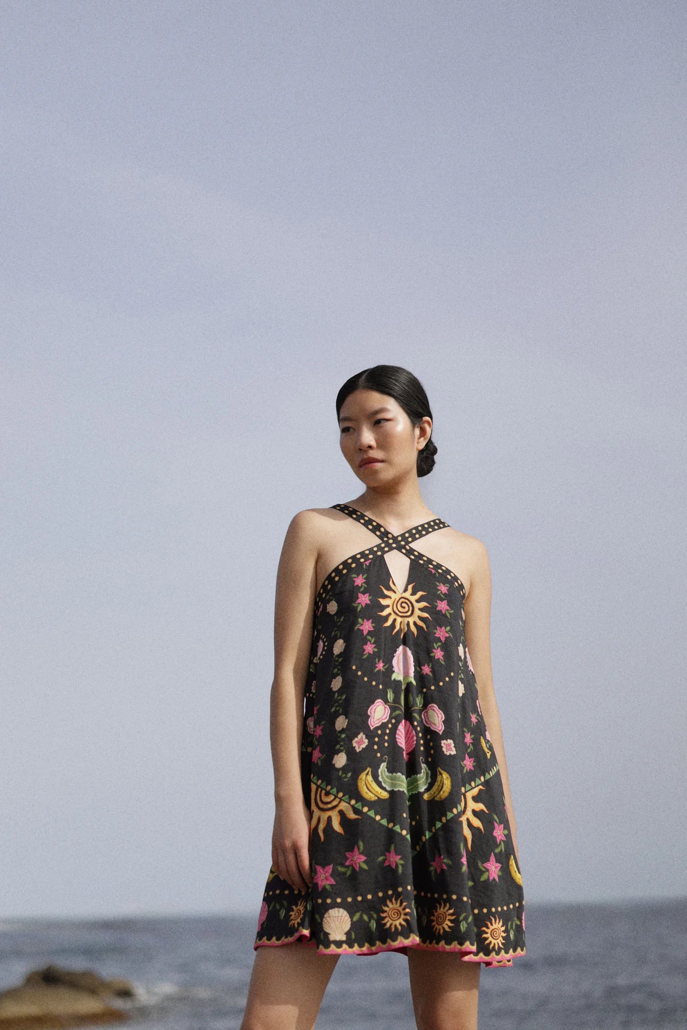 Aida Mini-Seashell Black Short Dress