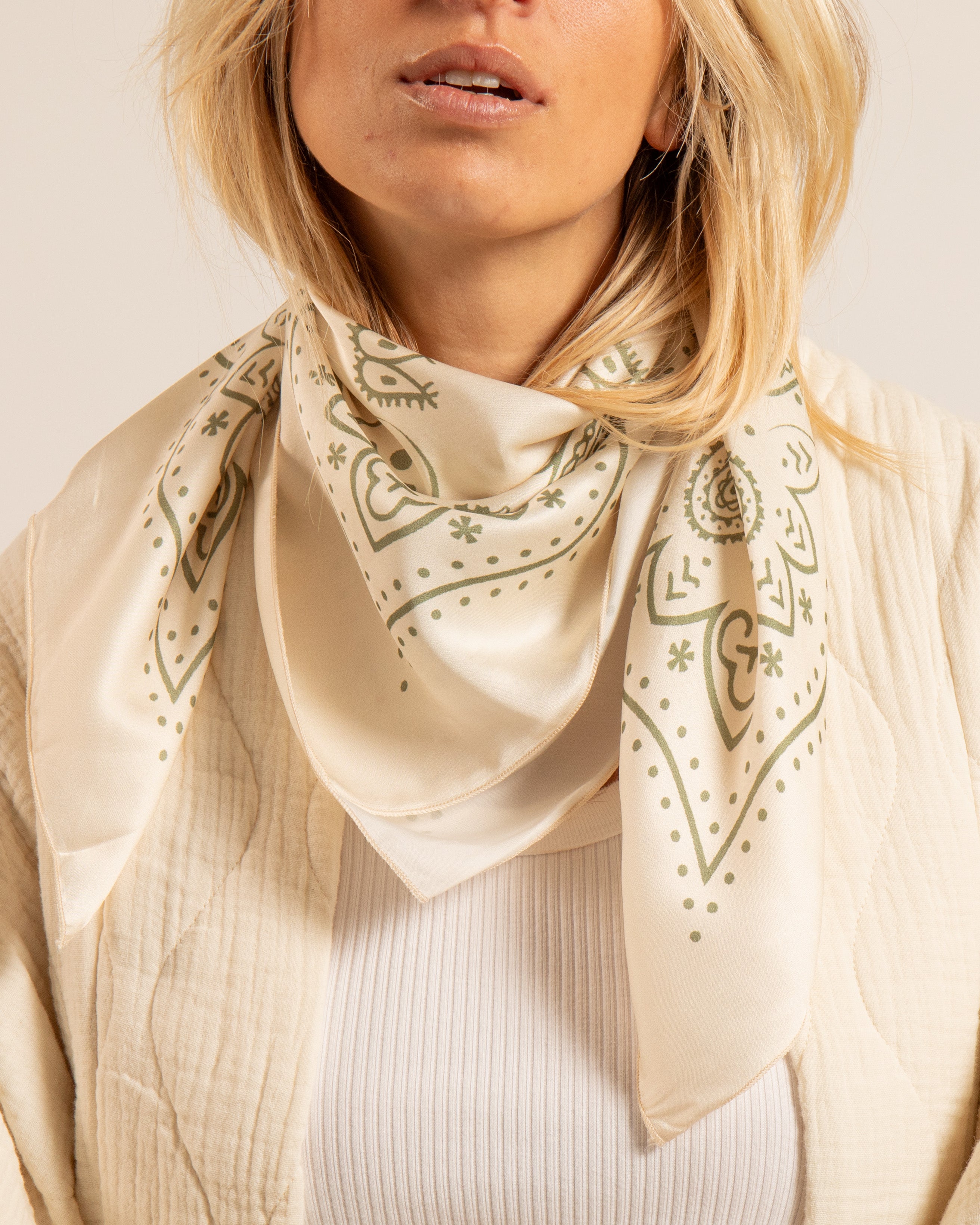 TORONTO2 BANDANA SCARF CREAM