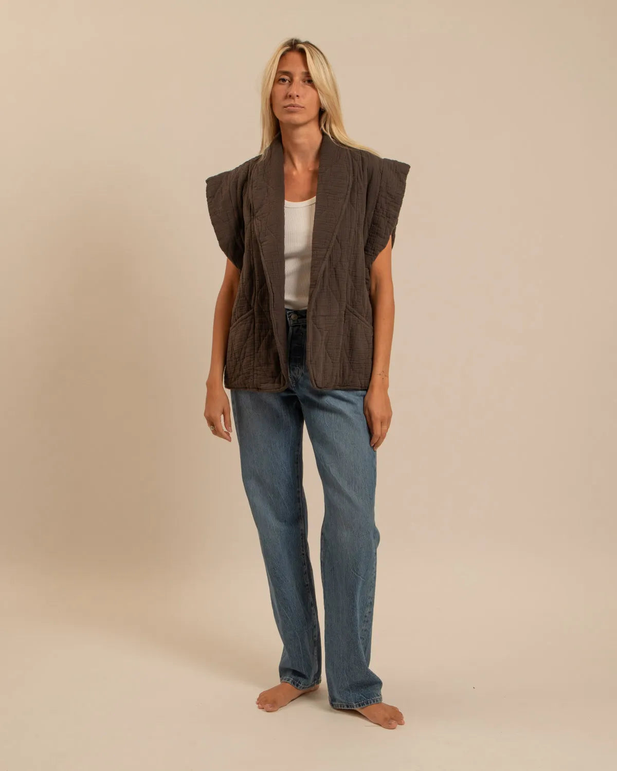 BROOKLYN1 SLEVELESS VEST PLAIN CHOCOLATE