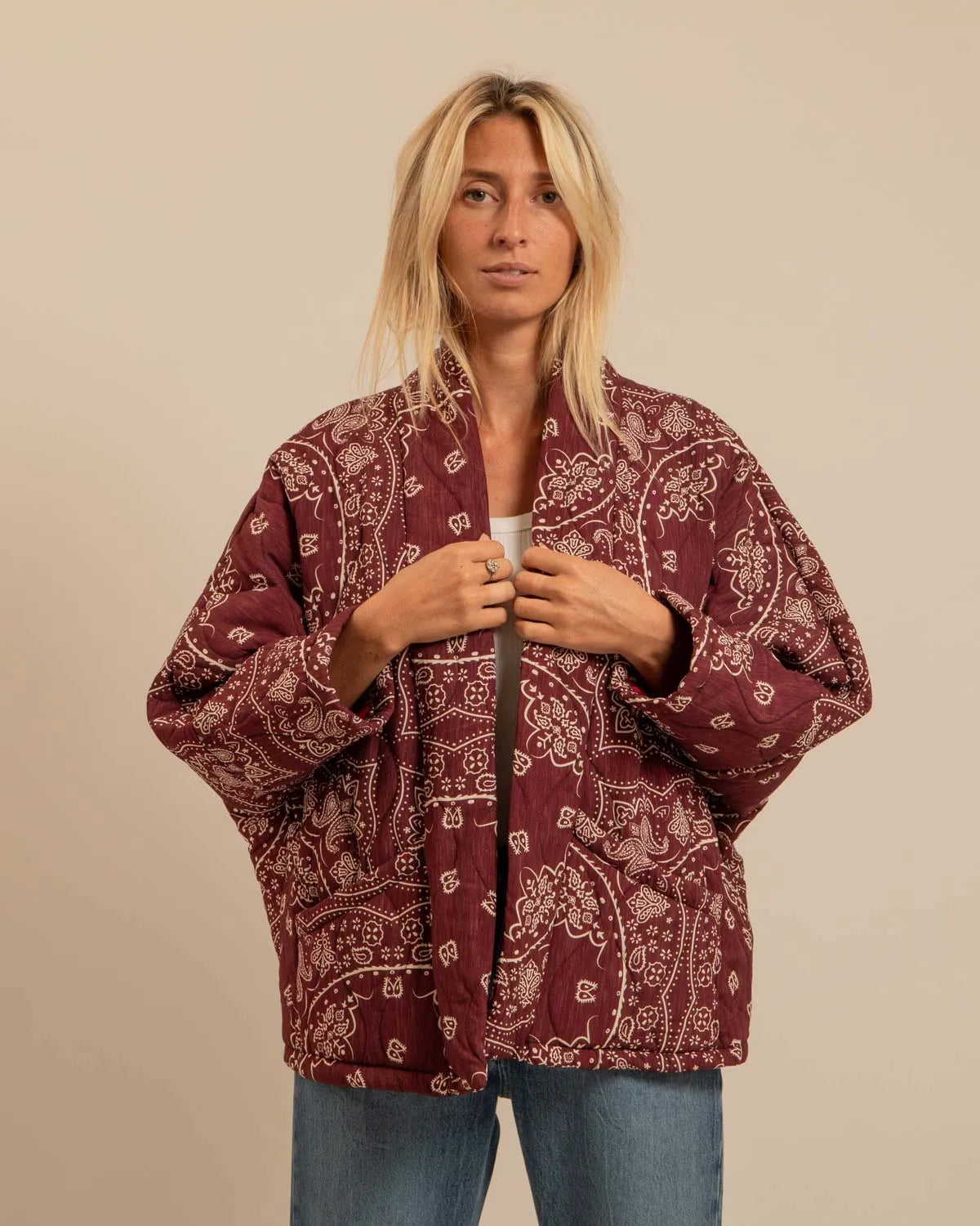 CHICAGO4 VEST BANDANA PRINT KIMONO BURGUNDY