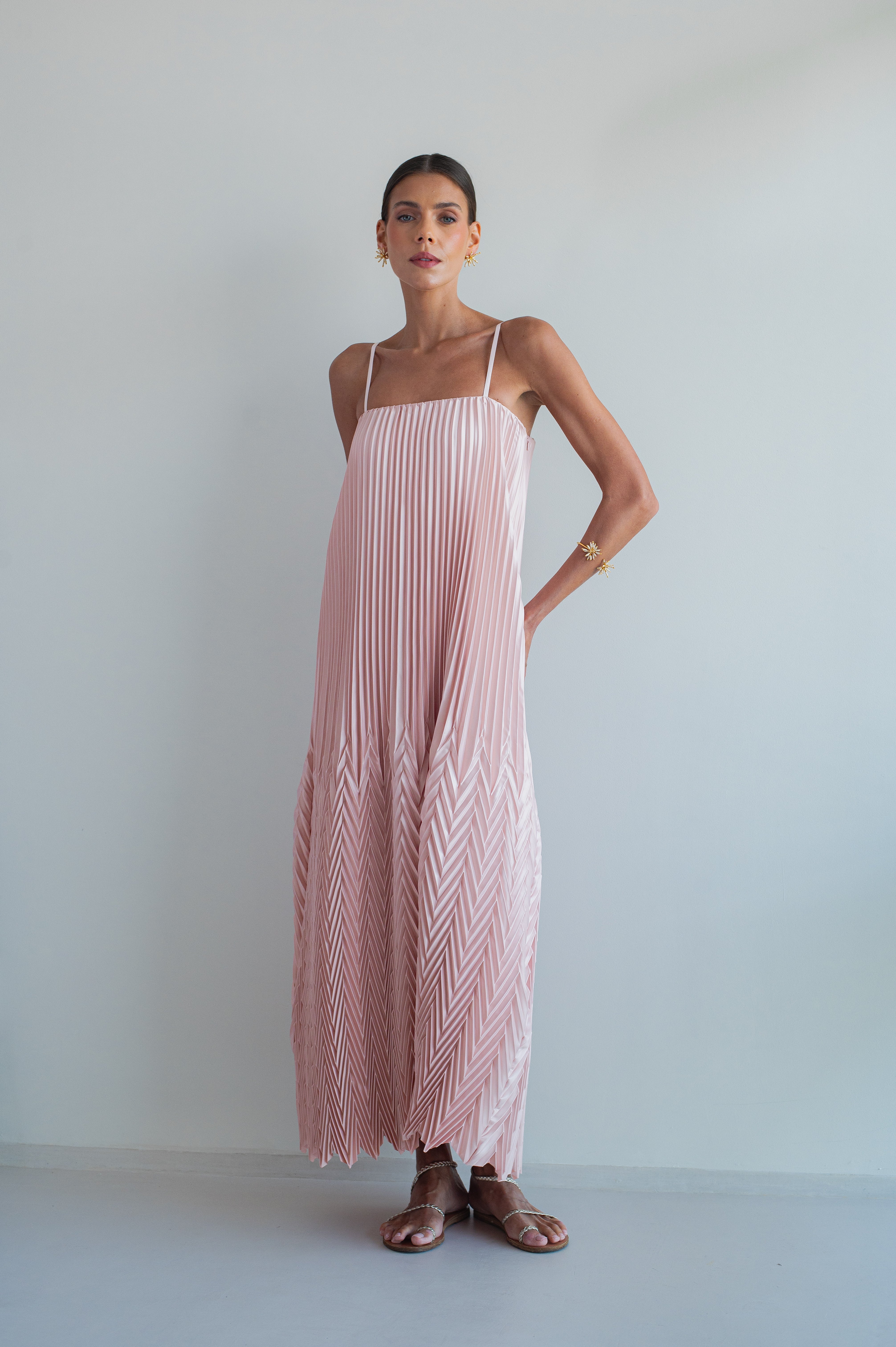 ARIA PLISSE MAXI DRESS - POWDER PINK